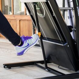 CECOTEC - Cinta de Correr Eléctrica Plegable RunnerFit Sprint Vibrator. - Imagen 7